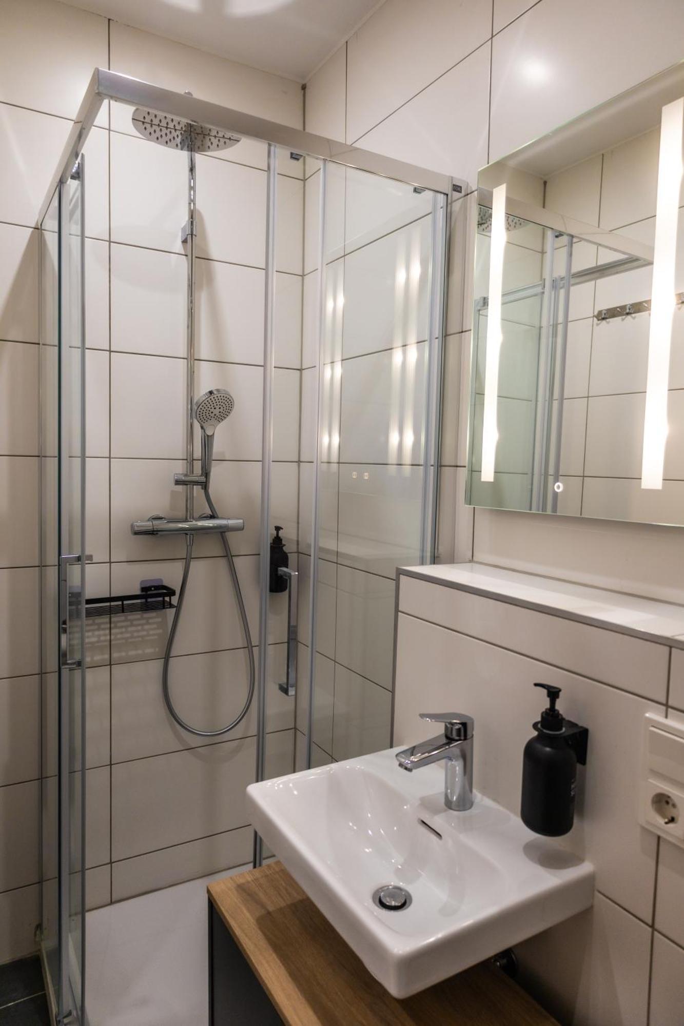 Hln Apartments Am Bahnhof Саарбрюкен Екстер'єр фото